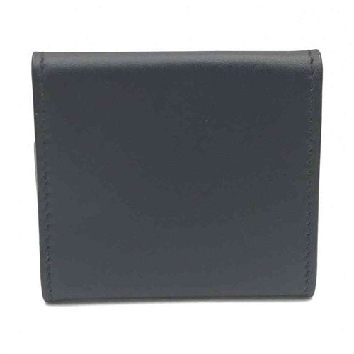 Gucci Compact Leather Wallet With Sleek Design