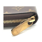 Louis Vuitton Monogram Zippy Wallet In Good Condition