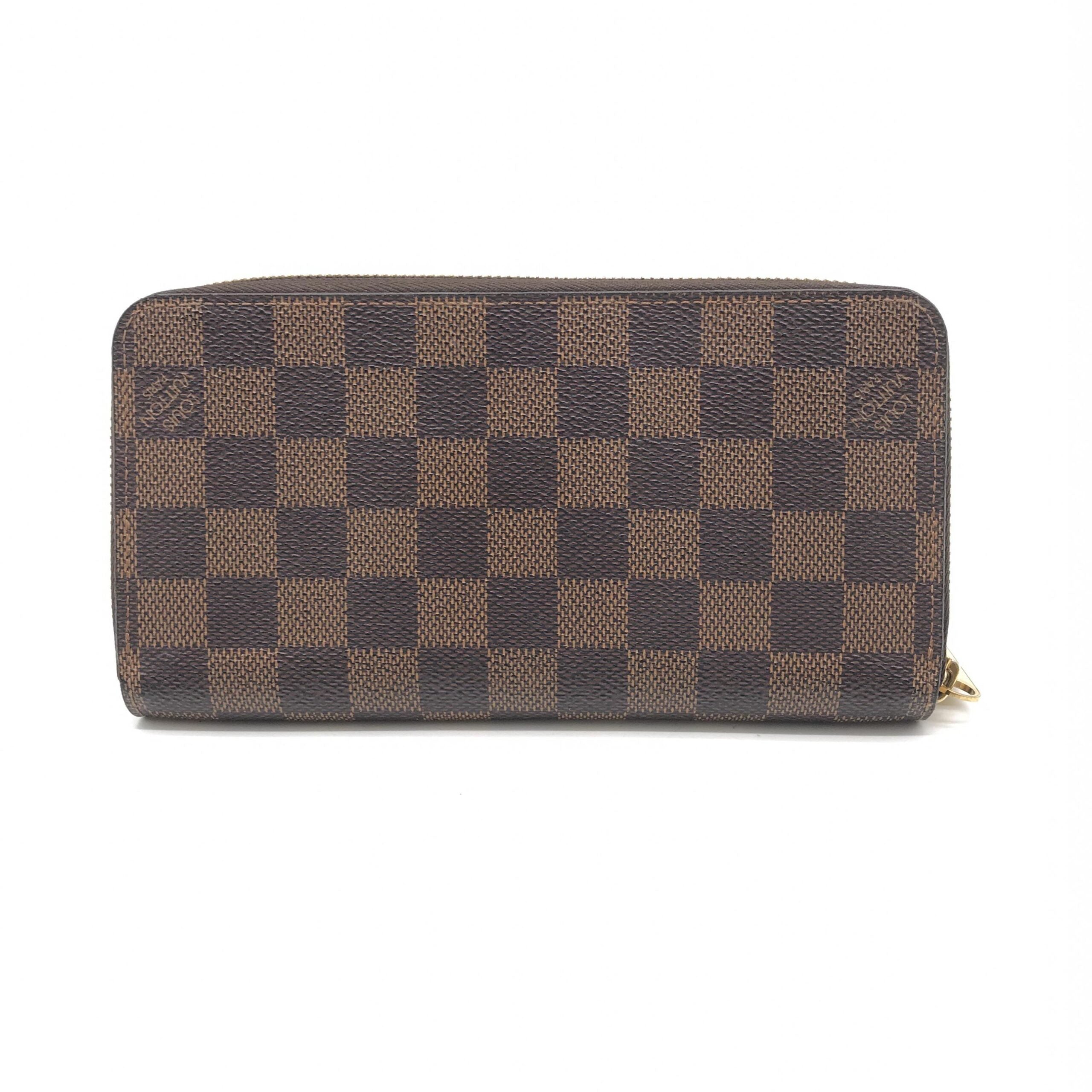 Louis Vuitton Zippy Wallet With Damier Ebene Pattern