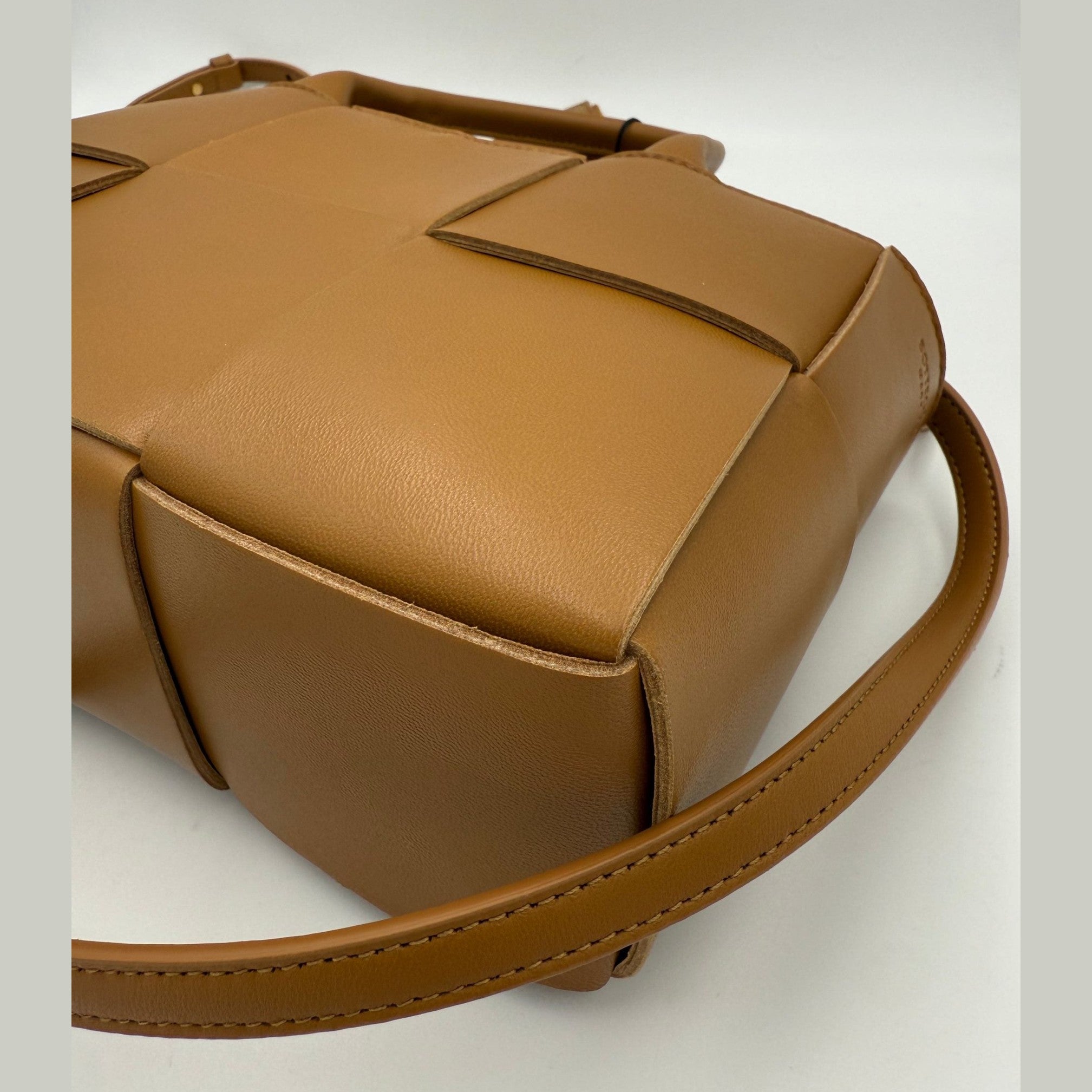 Bottega Veneta BOTTEGA VENETA ARCO Shoulder Bag