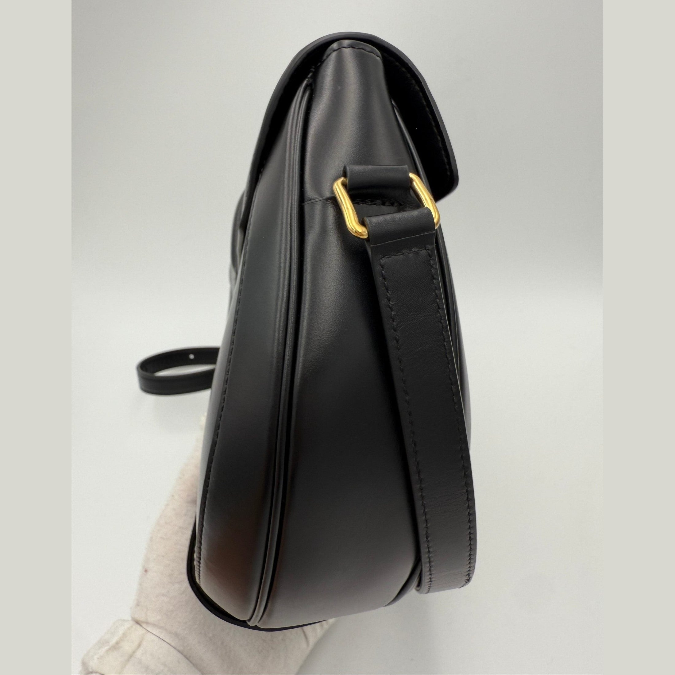 Celine CELINE Sac 16 Besace Black Large Bag