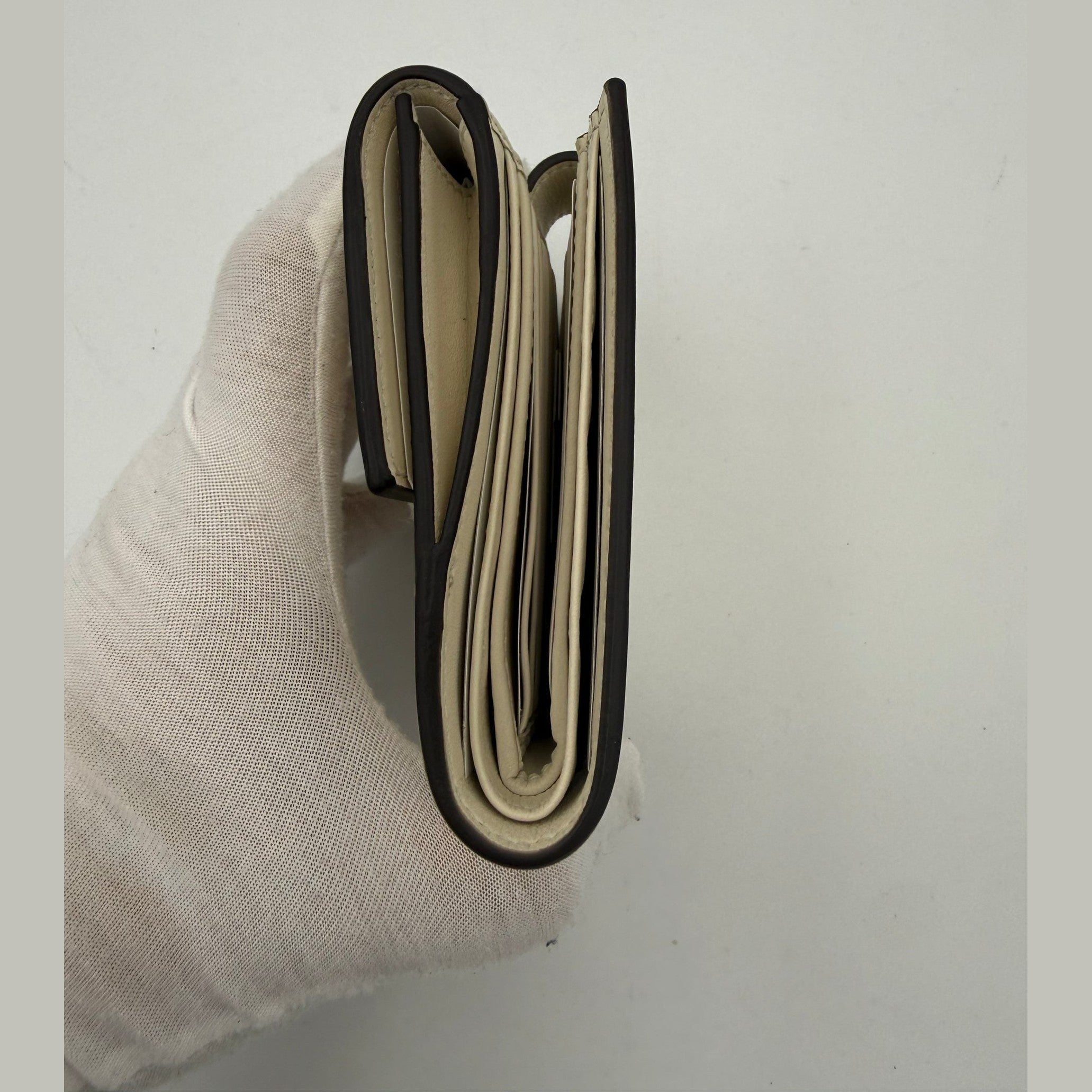 Gucci GUCCI GG Marmont Compact Wallet