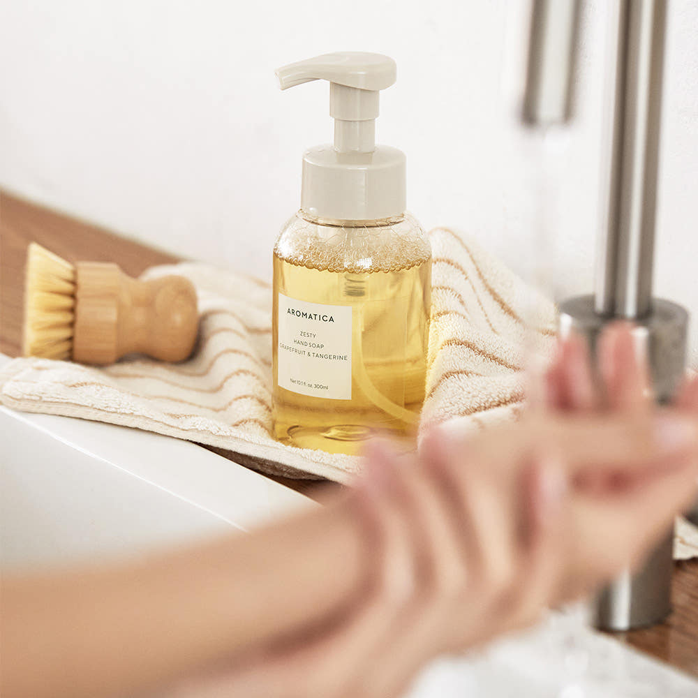 AROMATICA Zesty Hand Soap Grapefruit &amp; Tangerine 300ml - All Day Pretty Korean Beauty Aromatica