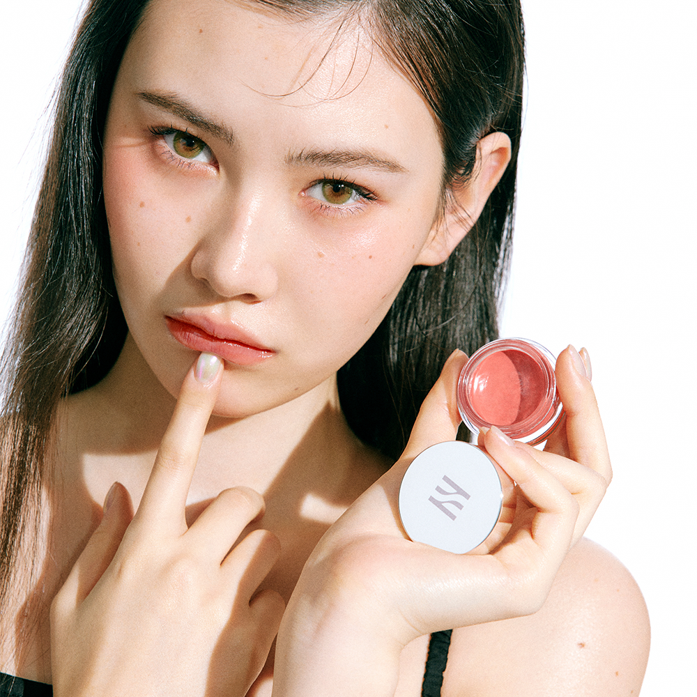 Hera-Sensual-Lip-Cheek-7G – beauty & skincare essential for daily radiance